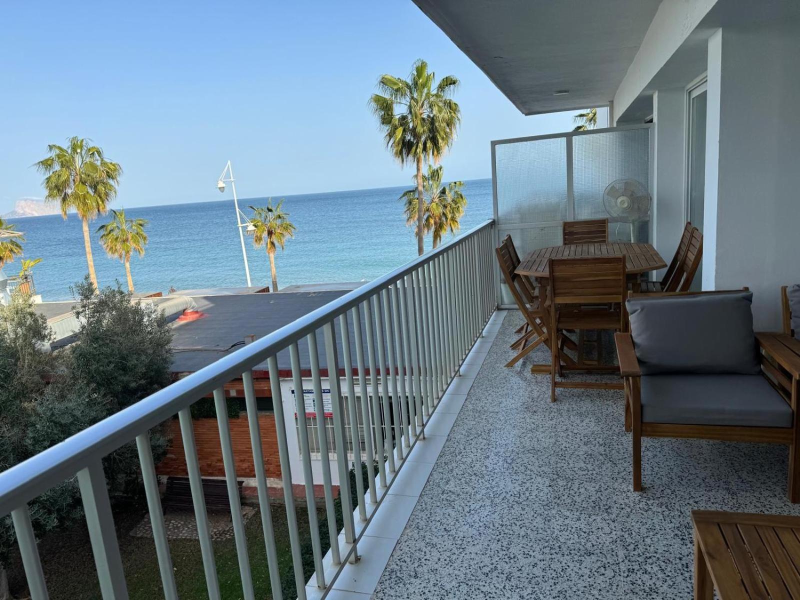 Apartamento En Primera Linea De La Playa 阿尔啼 外观 照片